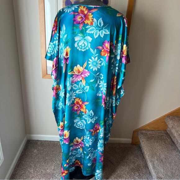 California Dynasty Kaftan Blue Floral - Picture 2 of 7